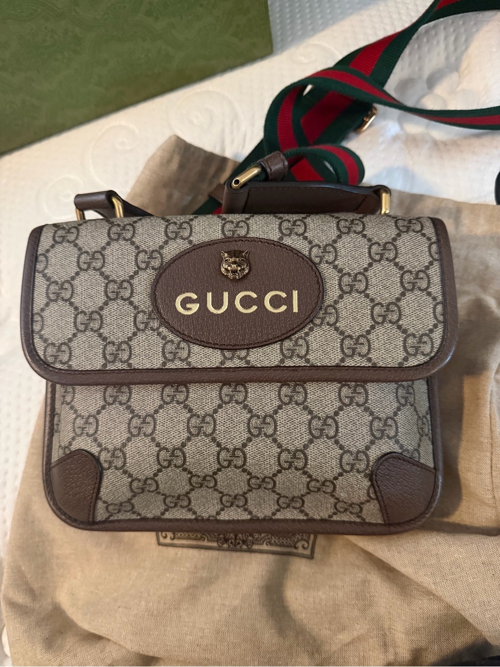 Gucci Beige GG Supreme Canvas Crossbody with Brown Trim and Green-Red Web Strap - Picture 3 of 3